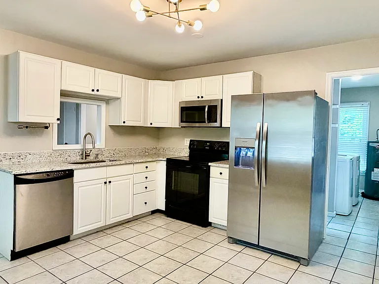 12305 Poplar Forest Dr — Photo 5