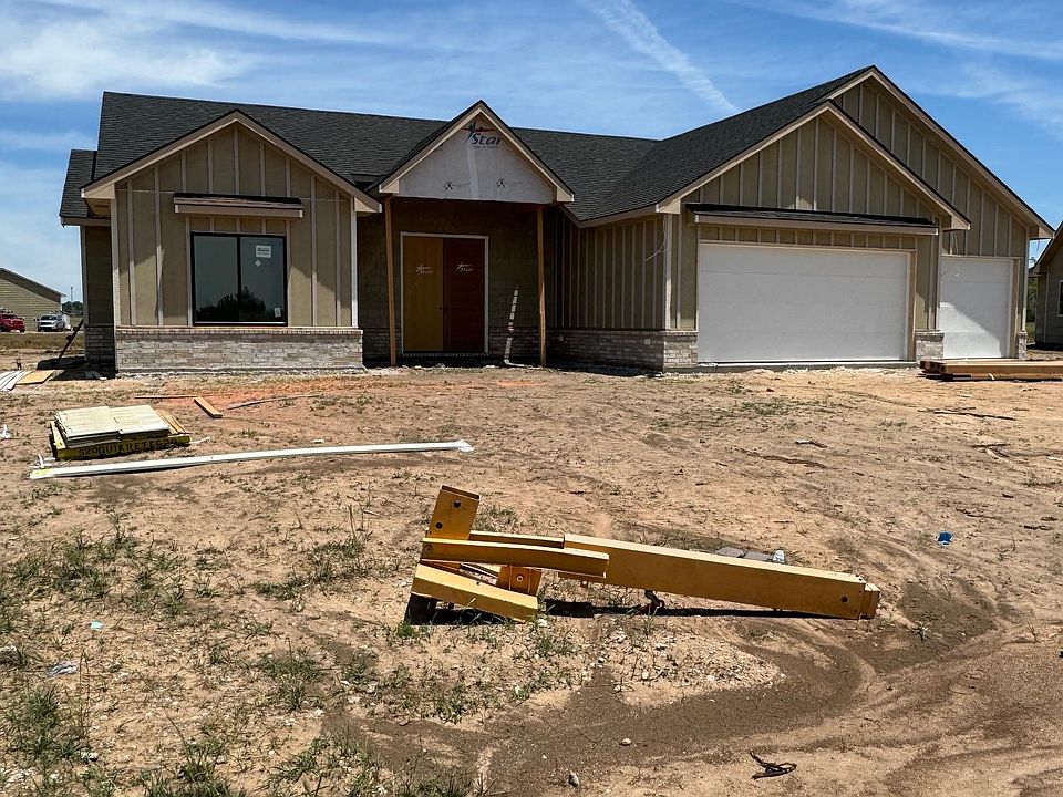 2nd image of 812 Trail End Dr