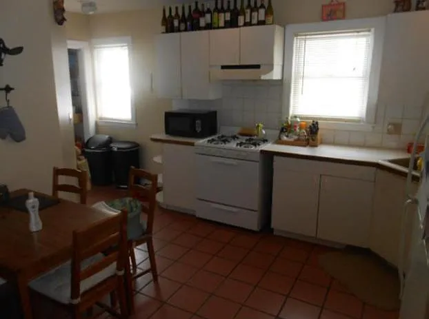 2 bed, 1200 sqft, $2,600 — Photo 4