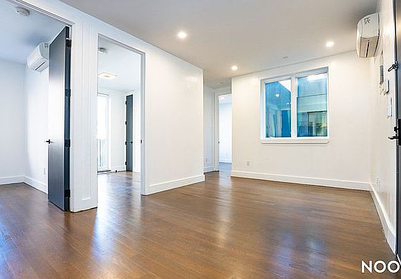 3rd image of 119 Clifton Pl #2R