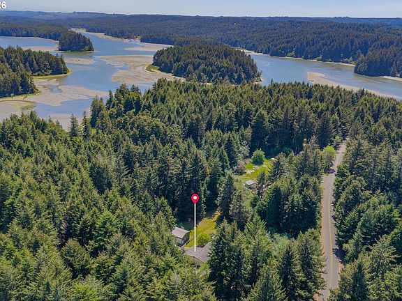 3rd image of 62291 Crown Point Rd