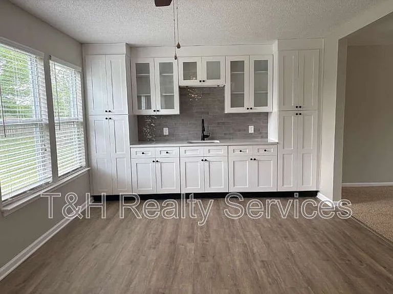 14928 Drayton Dr — Photo 14