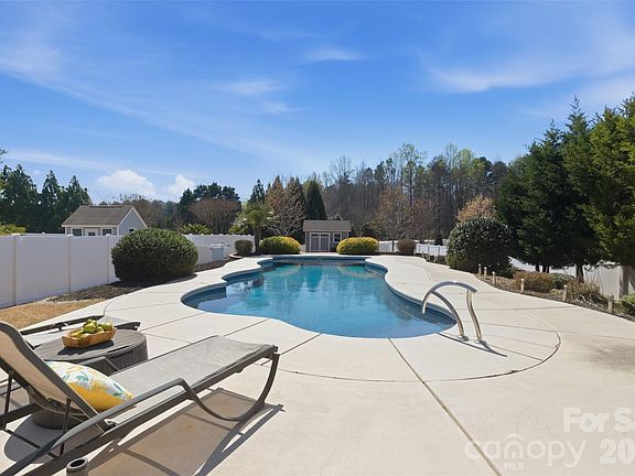 5th image of 1241 Horsesugar Rd