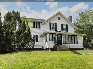 102 Forest Dr, Fairfield, IA 52556