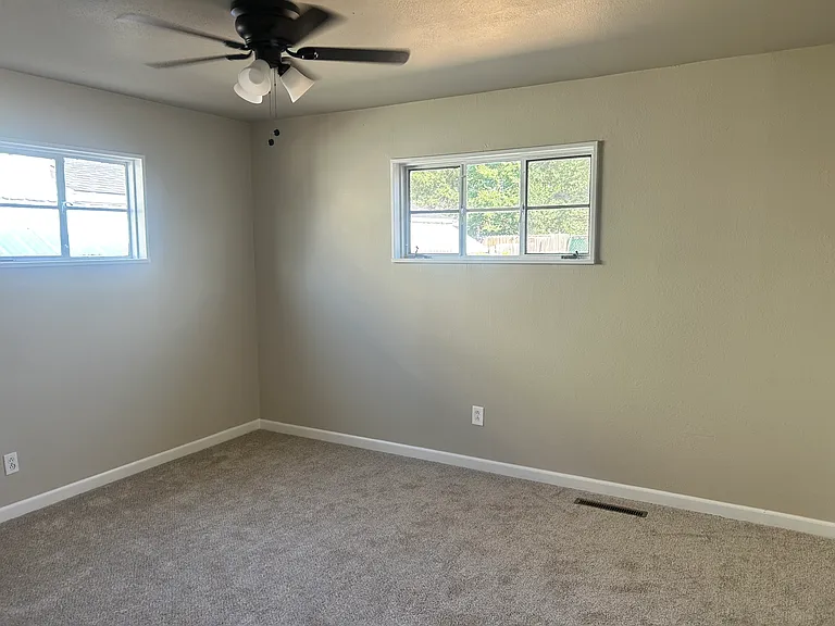 88 Rose Dr — Photo 18