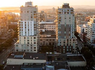 845 Johnson St #1602, Victoria, BC V8W0G3