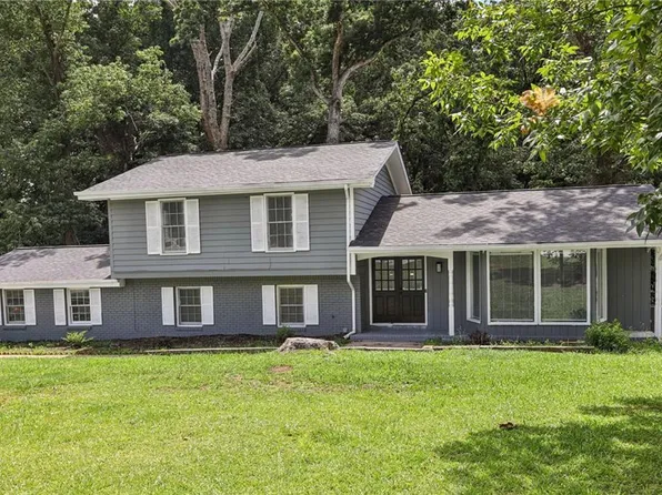 2849 Snapfinger Rd, Decatur, GA 30034