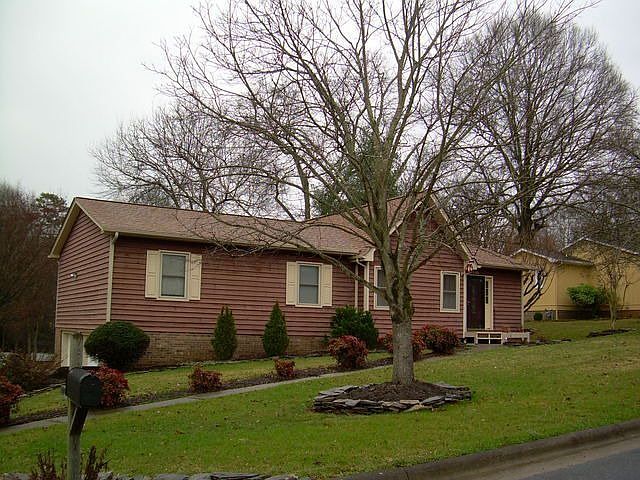 1st image of 630 8th Street Dr NW