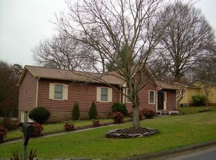 630 8th Street Dr NW, Hickory, NC 28601