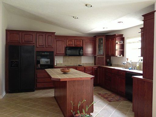 4th image of 905 Horseshoe Dr