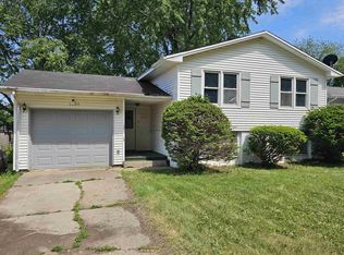 2632 19th St, Rockford, IL 61109
