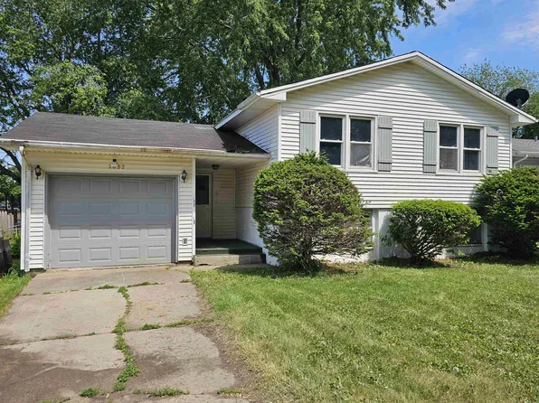 2632 19th St, Rockford, IL 61109