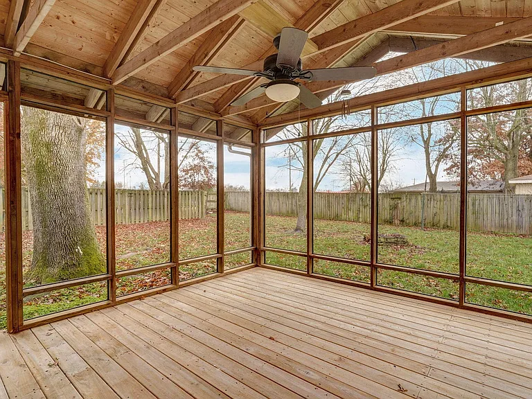 701 Hillcrest Ave — Photo 7