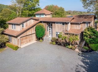 275 Boston Neck Rd, Narragansett, RI 02882
