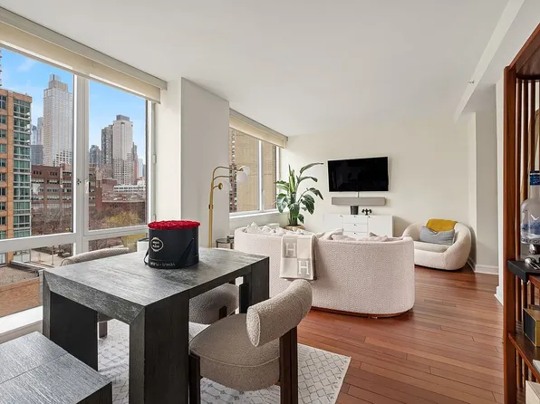 100 Riverside Blvd APT 8U, New York, NY 10069