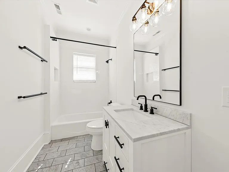 35 Poplar St #B — Photo 17