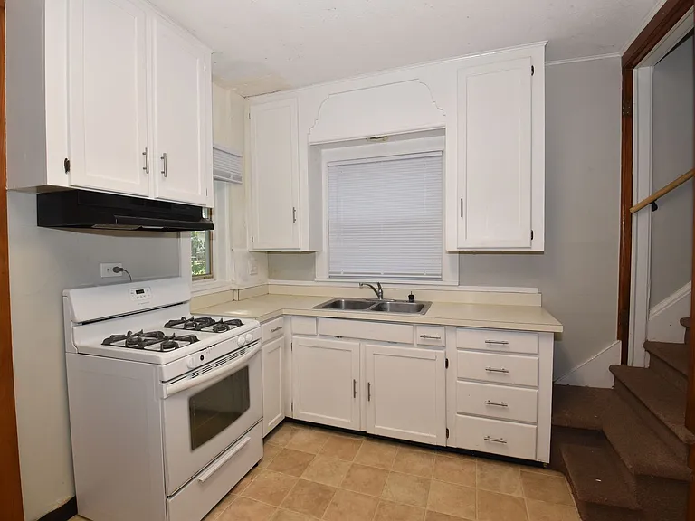 116 N Notre Dame Ave — Photo 10