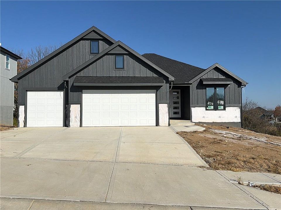 1st image of 4710 NE 86th Ter