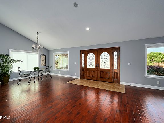 3rd image of 1334 W Camino Cristobal
