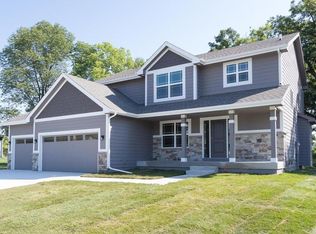 920 Mulberry Dr, Bondurant, IA 50035
