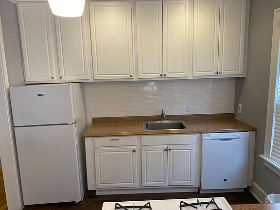 5th image of 936 Beaconsfield Ave #2