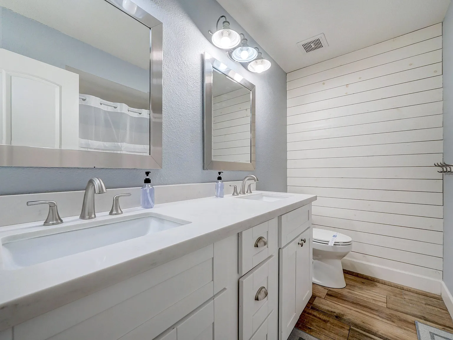 4 bed, 2.0 bath, 1878 sqft, $884 — Photo 4