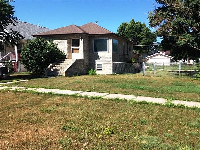 1st image of 702 S Sycamore St