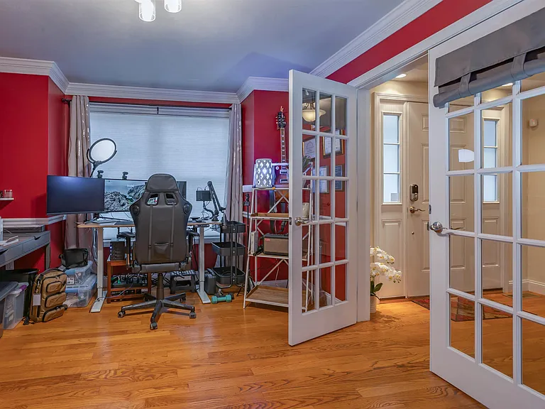 2 Lowther Pl — Photo 17
