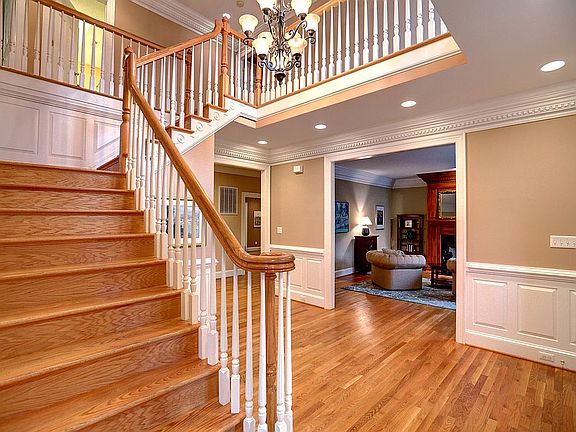 3rd image of 3631 Lansdowne Rd