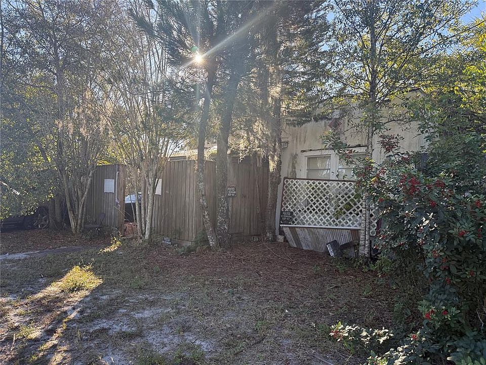 1st image of 2327 Everett St