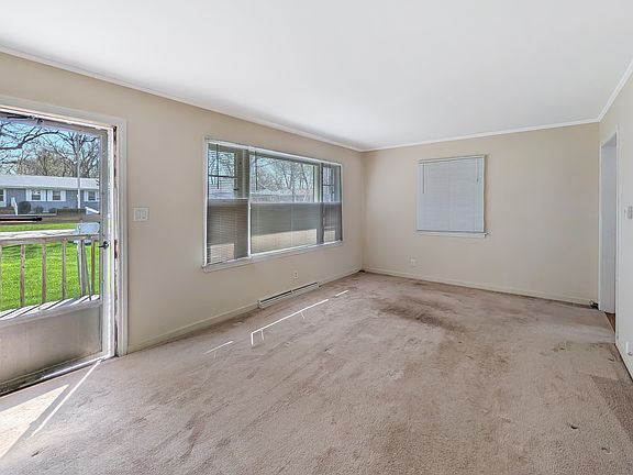 3rd image of 37130 N Parma Ave
