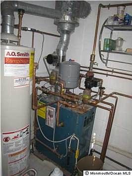 4th image of 8B Magnolia St