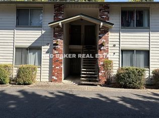 384-386 N 4th Ave #9, Stayton, OR 97383