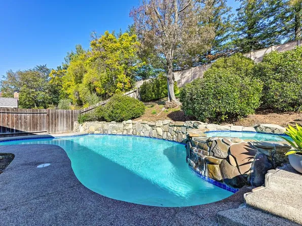 1182 Easley Dr, Clayton, CA 94517