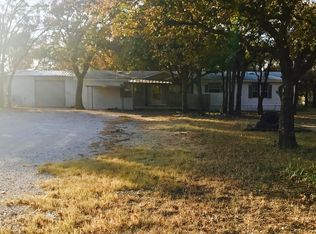 143 Twin Oaks Rd, Mineral Wells, TX 76067