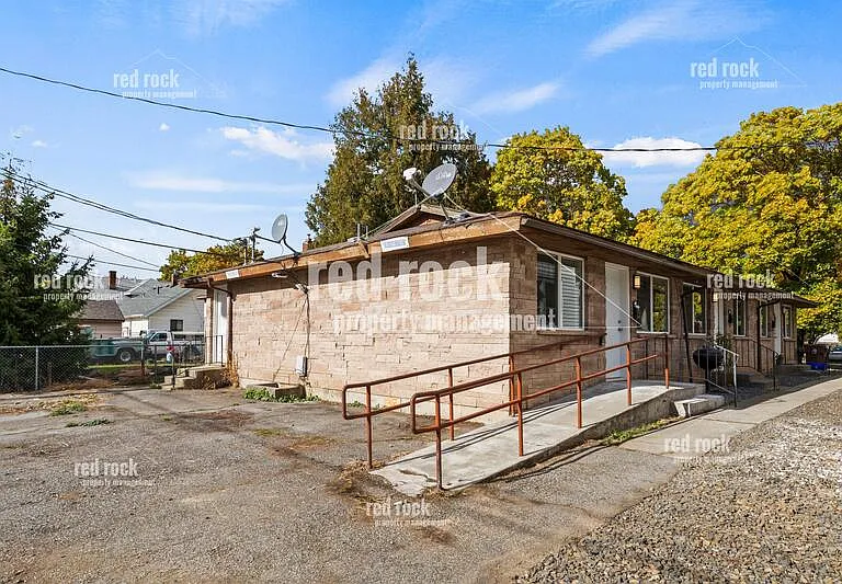 2424 E Diamond Ave #1 — Photo 2