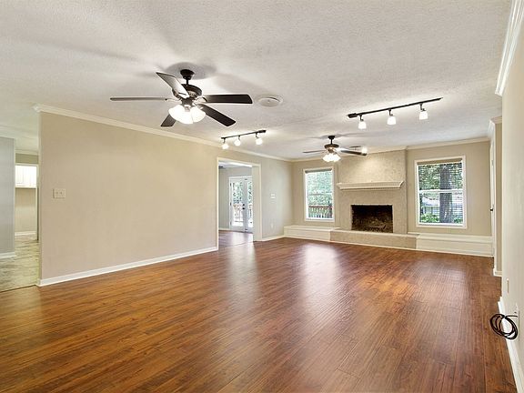2nd image of 3444 Lanell Ln