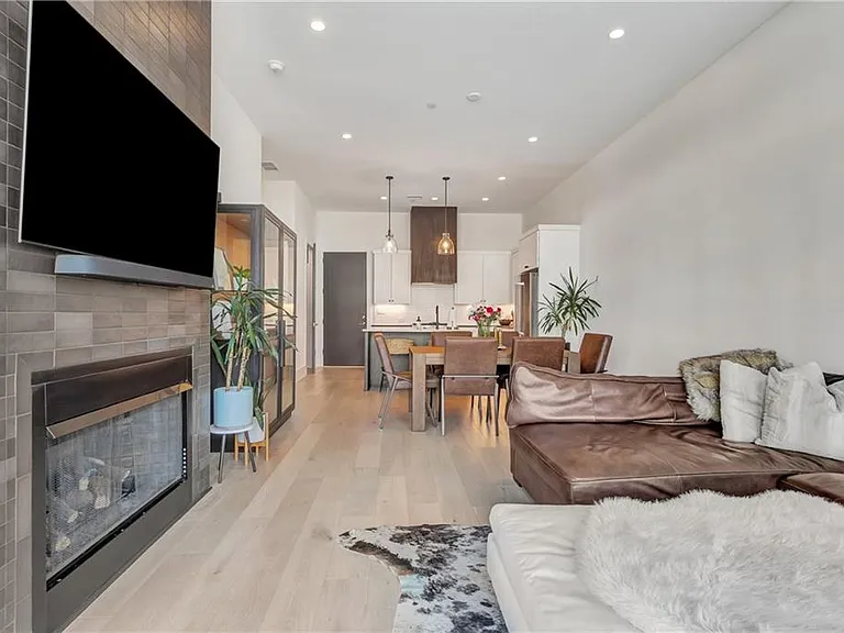 580 Heatherden Ave — Photo 8