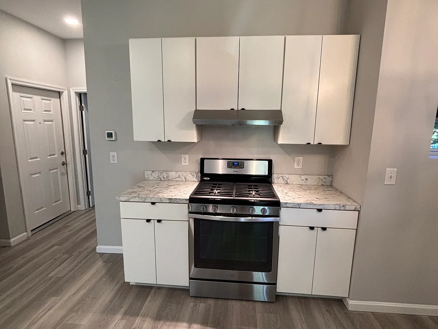 2 bed, 850 sqft, $2,500 — Photo 3