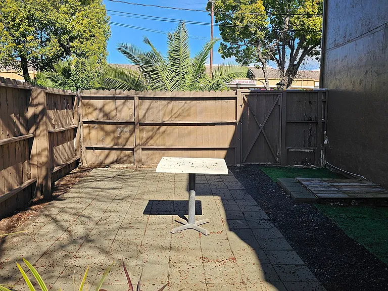 1712 Arthur Ct — Photo 20