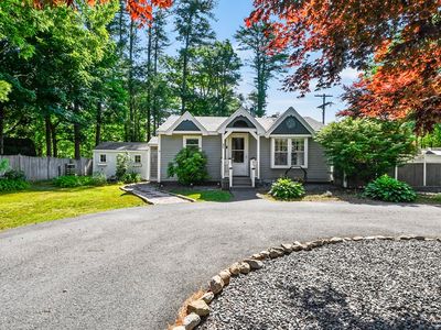 51 West St, Carver, MA, 02330