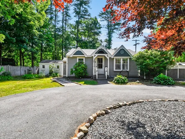 51 West St, Carver, MA 02330