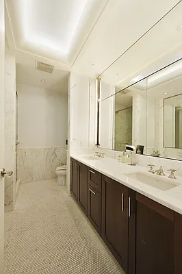 Sold by Nest Seekers International | media 8