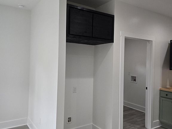 4th image of 4131 Ivy Ave