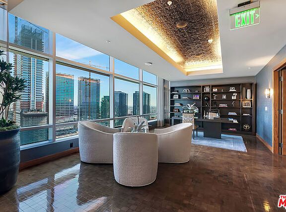 4th image of 900 W Olympic Blvd Unit 38