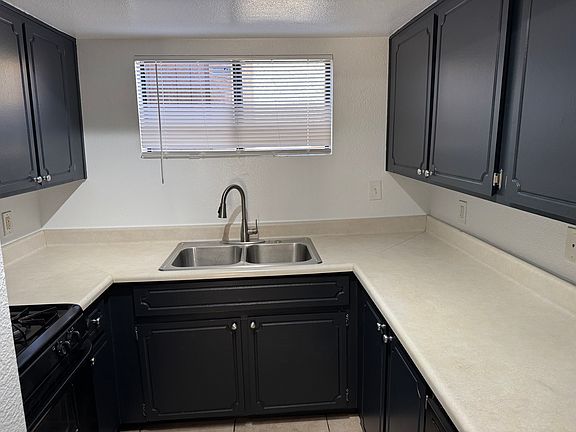 5th image of 2165 E University Dr APT 194