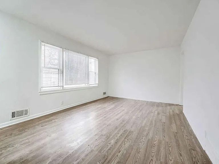 11409 E 31st St S — Photo 17