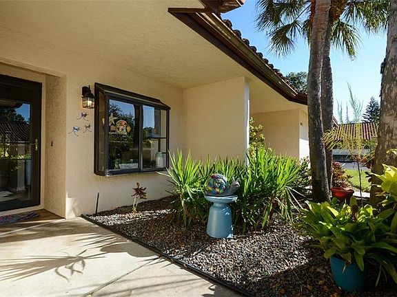 4th image of 8405 Gardens Cir