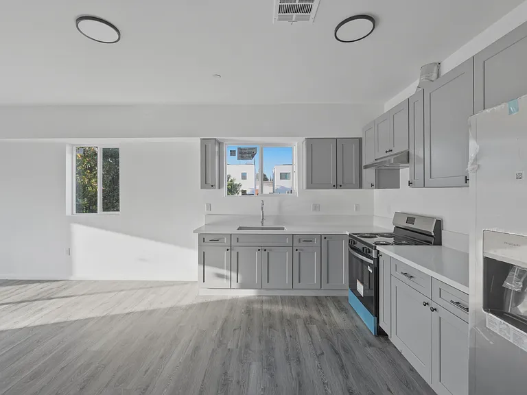 6507 Woodley Ave #3 — Photo 23
