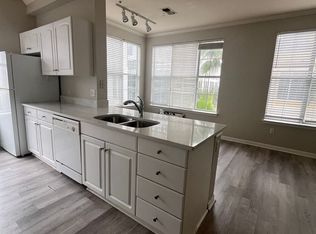 860 N Orange Ave APT 461, Orlando, FL 32801